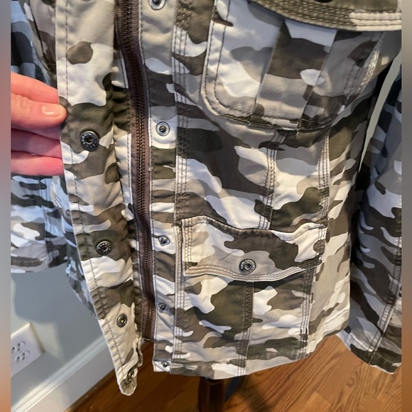 Kensie Jeans Winter Camo Print Jacket Women’s Size Medium - Picture 8 of 9